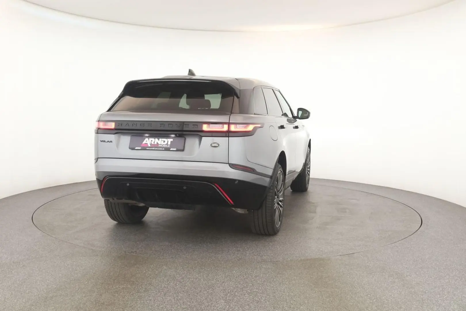Range Rover Velar D200 AWD R-Dynamic SE Black 22