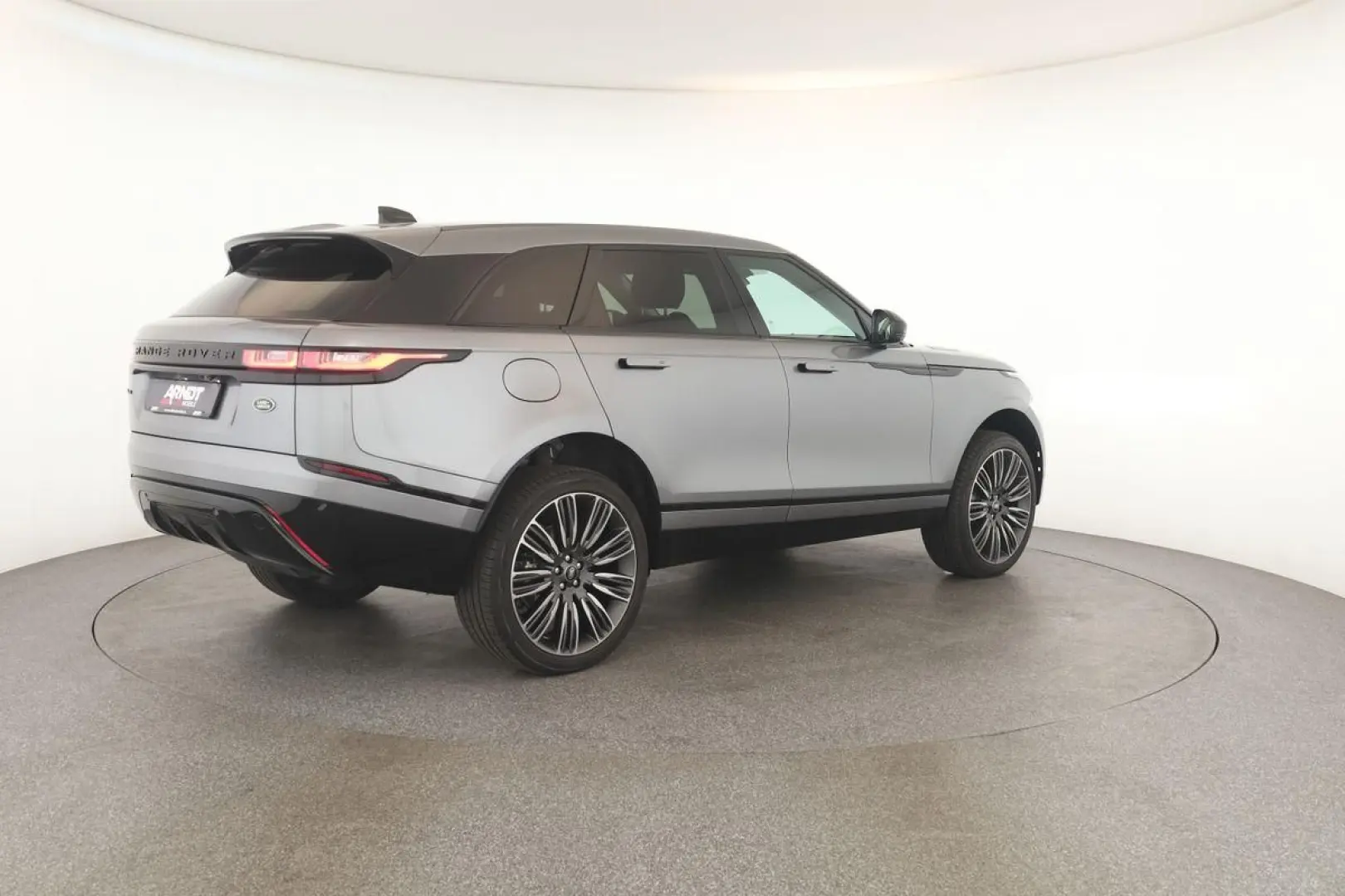 Range Rover Velar D200 AWD R-Dynamic SE Black 22