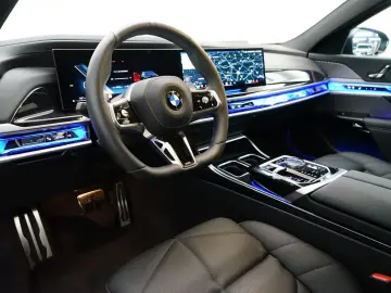 740d xDrive Limousine [M Sport, Standhz., Pano]