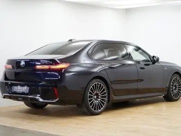 740d xDrive Limousine [M Sport, Standhz., Pano]