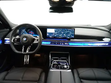 740d xDrive Limousine [M Sport, Standhz., Pano]