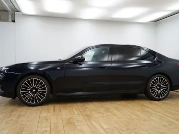 740d xDrive Limousine [M Sport, Standhz., Pano]