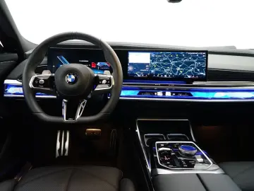 740d xDrive Limousine [M Sport, Standhz., Pano]