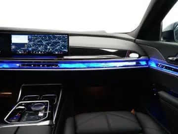 740d xDrive Limousine [M Sport, Standhz., Pano]