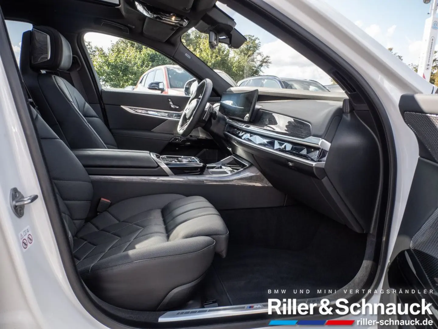 750e xDrive M-Sport HUD SITZBELÜFTUNG PANO 360°