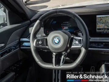 750e xDrive M-Sport HUD SITZBELÜFTUNG PANO 360°
