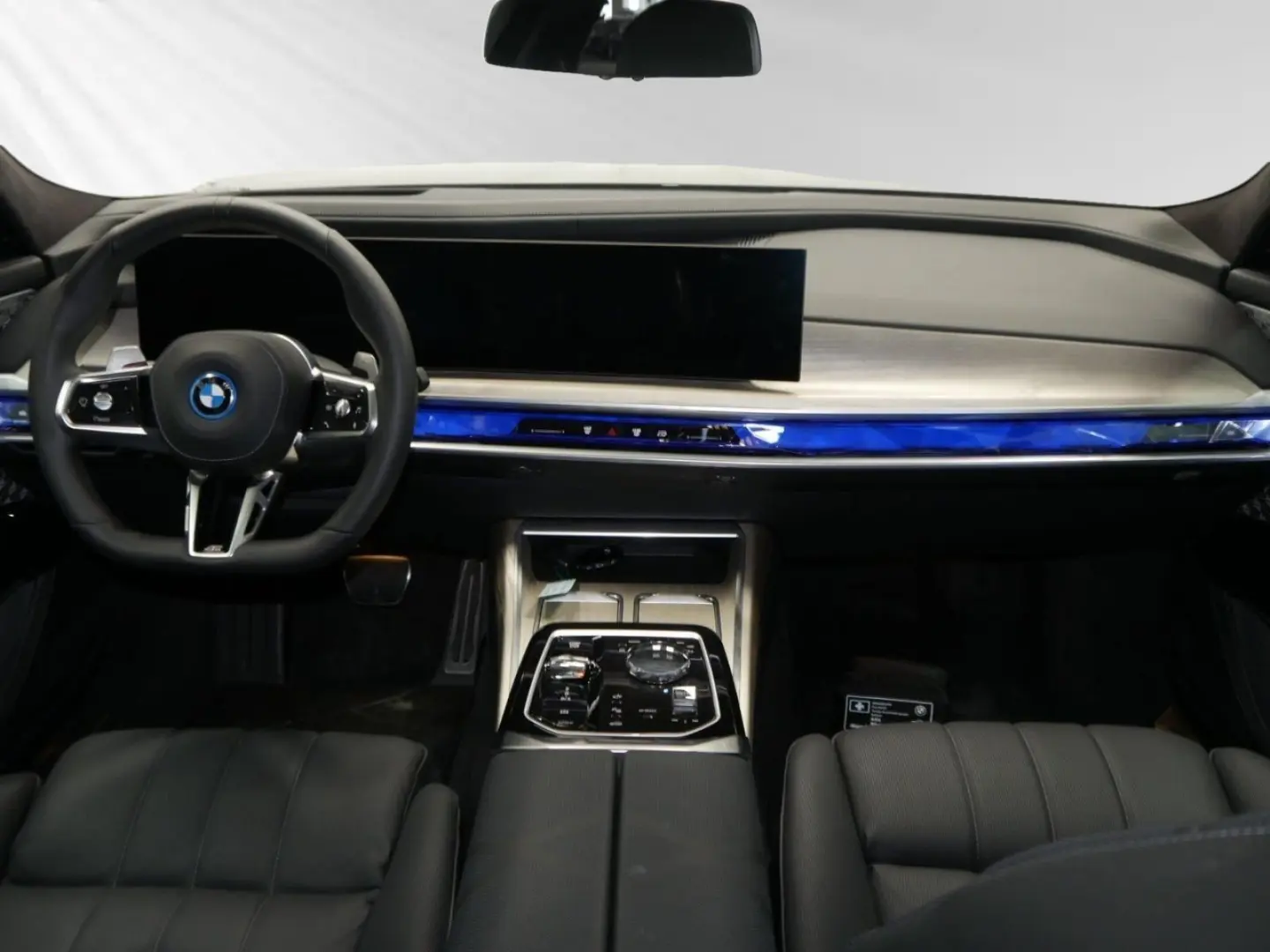 750e xDrive *Two-Tone*|M Sport|SkyLounge|AHK|B&W