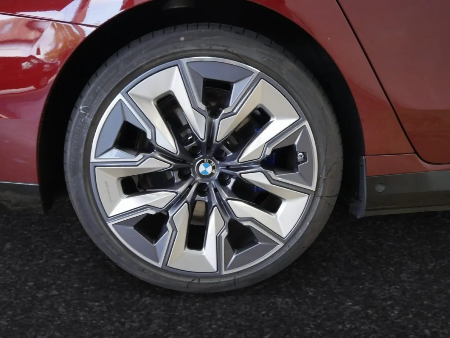 750e xDrive *Two-Tone*|M Sport|SkyLounge|AHK|B&W