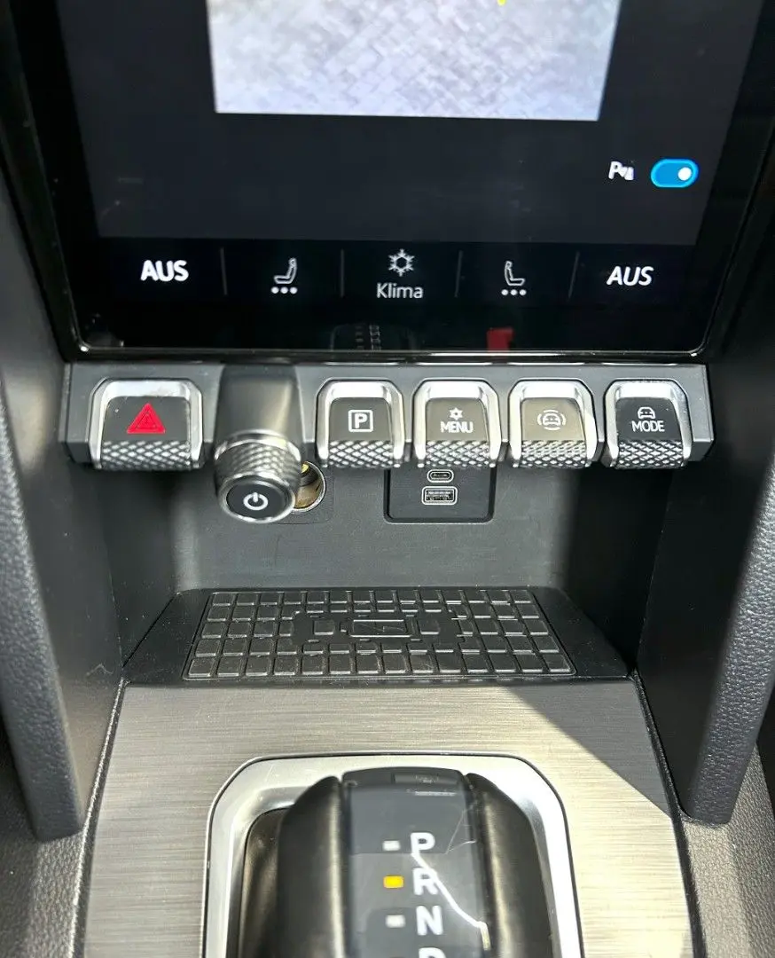 Amarok 3.0TDI V6 AVENTURA °Rollo°Leder°AHK°