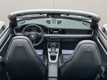 Porsche 992 911 Carrera 4S Cabriolet