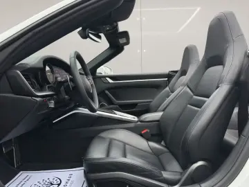 Porsche 992 911 Carrera 4S Cabriolet