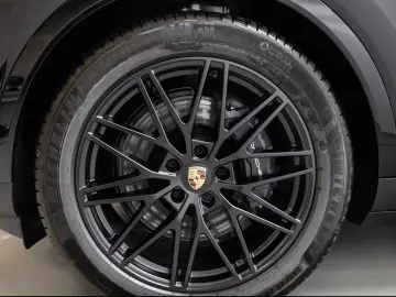 Porsche Cayenne E-Hybrid Coupe