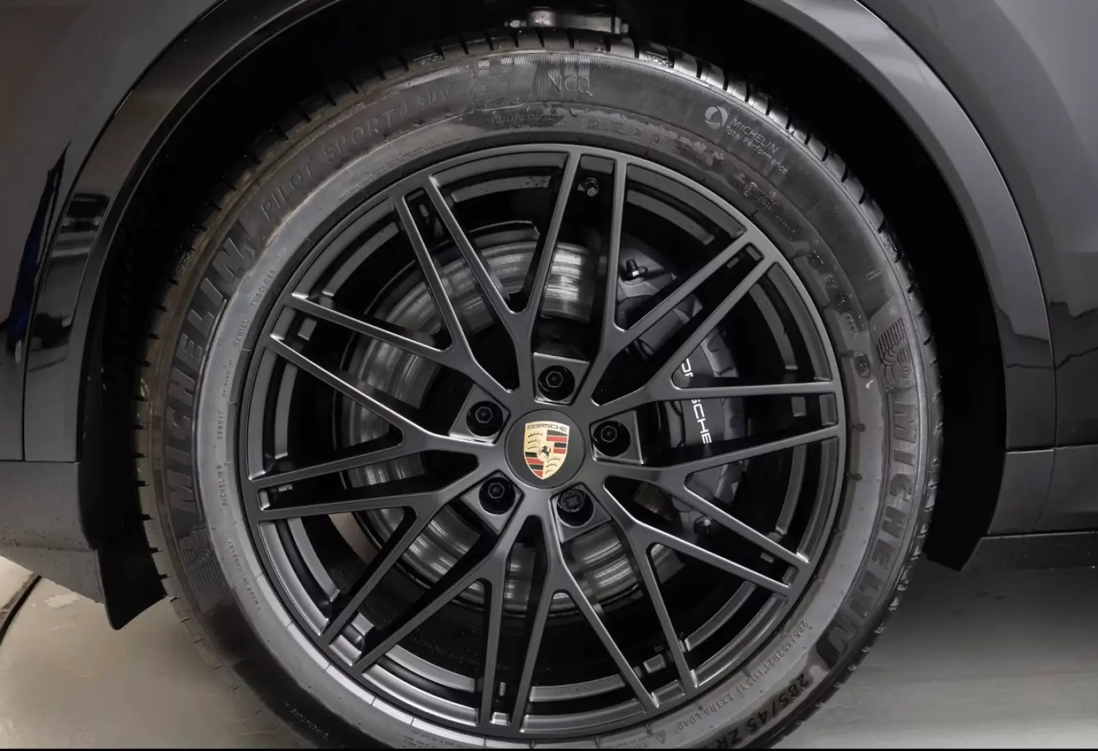Porsche Cayenne E-Hybrid Coupe
