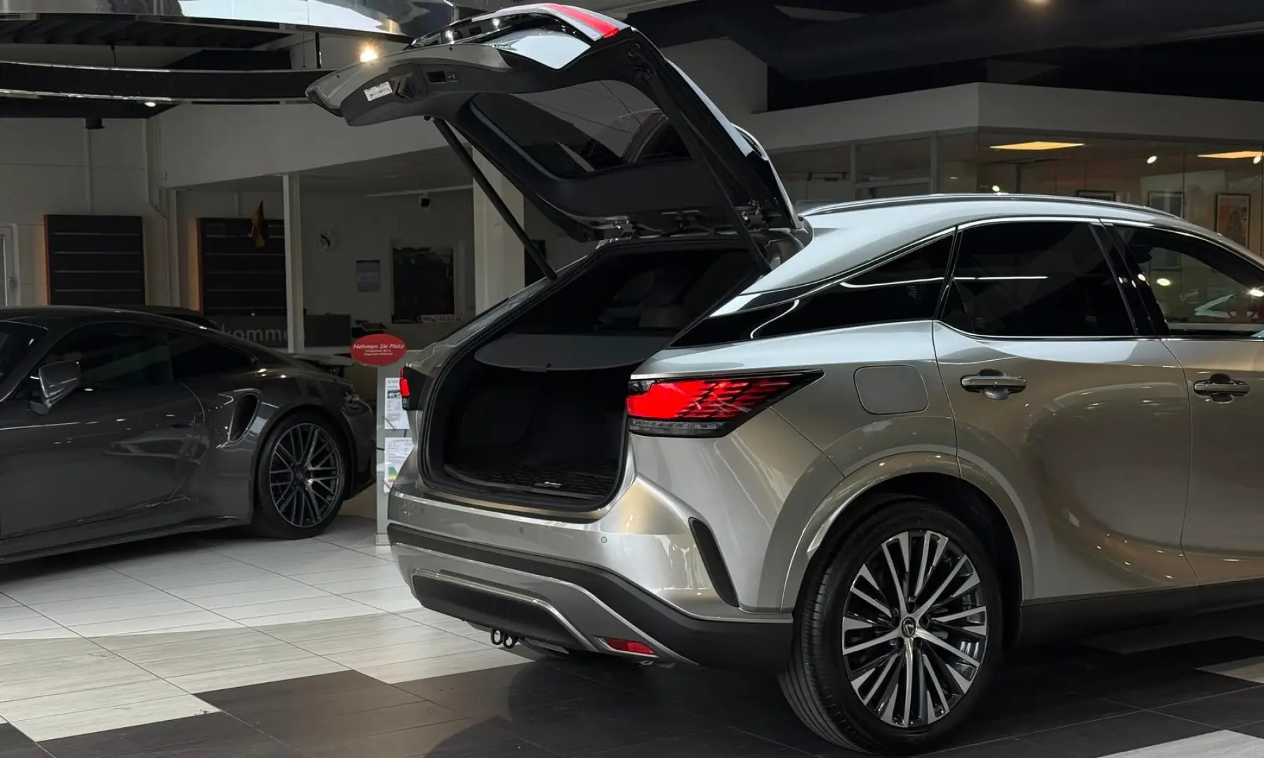 RX 450 h+ E-Four Executive Line Panorama AHK