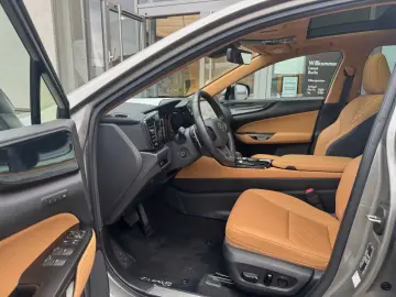 NX350h Executive Line * E-Four * Leder * Panoram