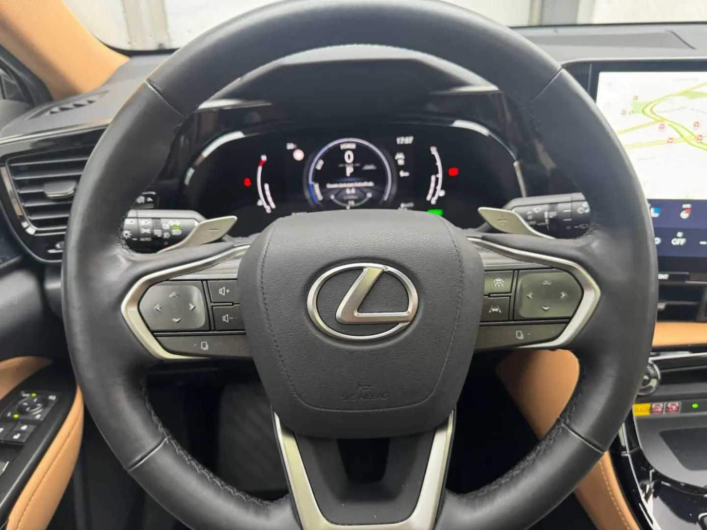 NX350h Executive Line * E-Four * Leder * Panoram
