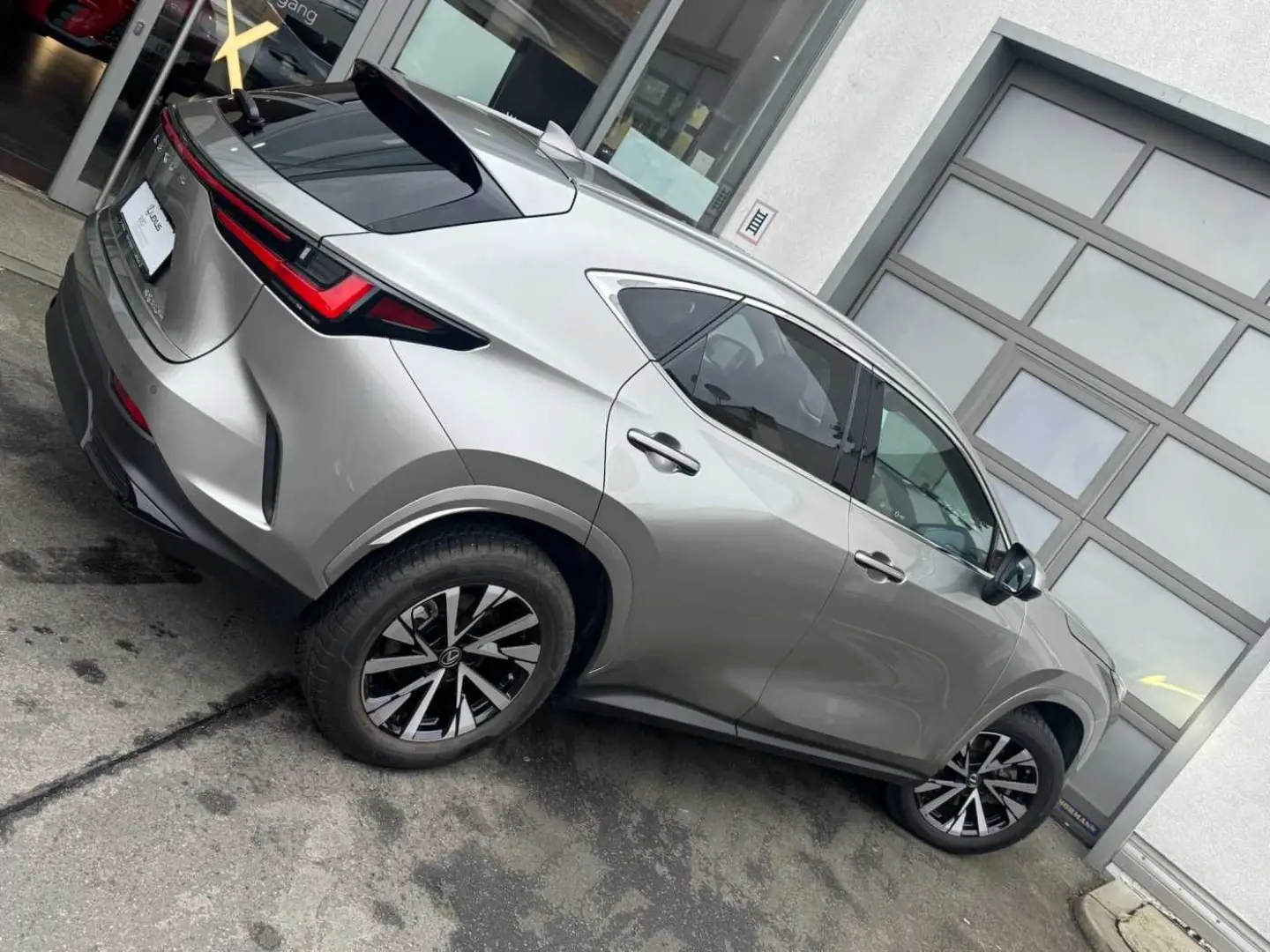 NX350h Executive Line * E-Four * Leder * Panoram