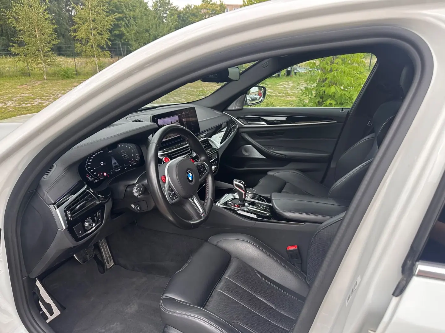 BMW M5 xDrive Carbon /LASER /HUD /B&W /ACC /
