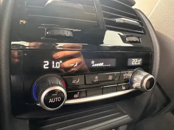 BMW M5 xDrive Carbon /LASER /HUD /B&W /ACC /