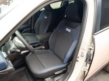 Dacia Duster - Echipare Journey - Hybrid
