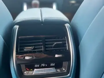 BMW XM V8 LederDeepLagoon!