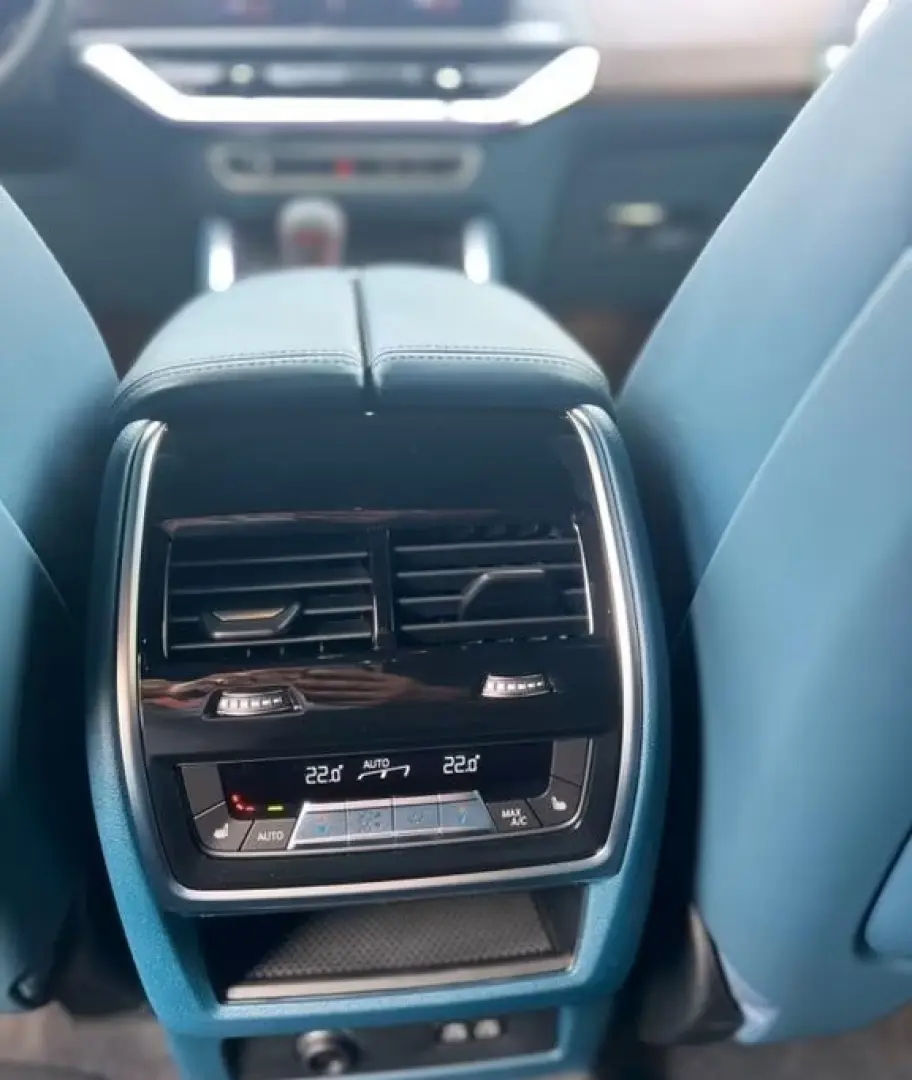 BMW XM V8 LederDeepLagoon!