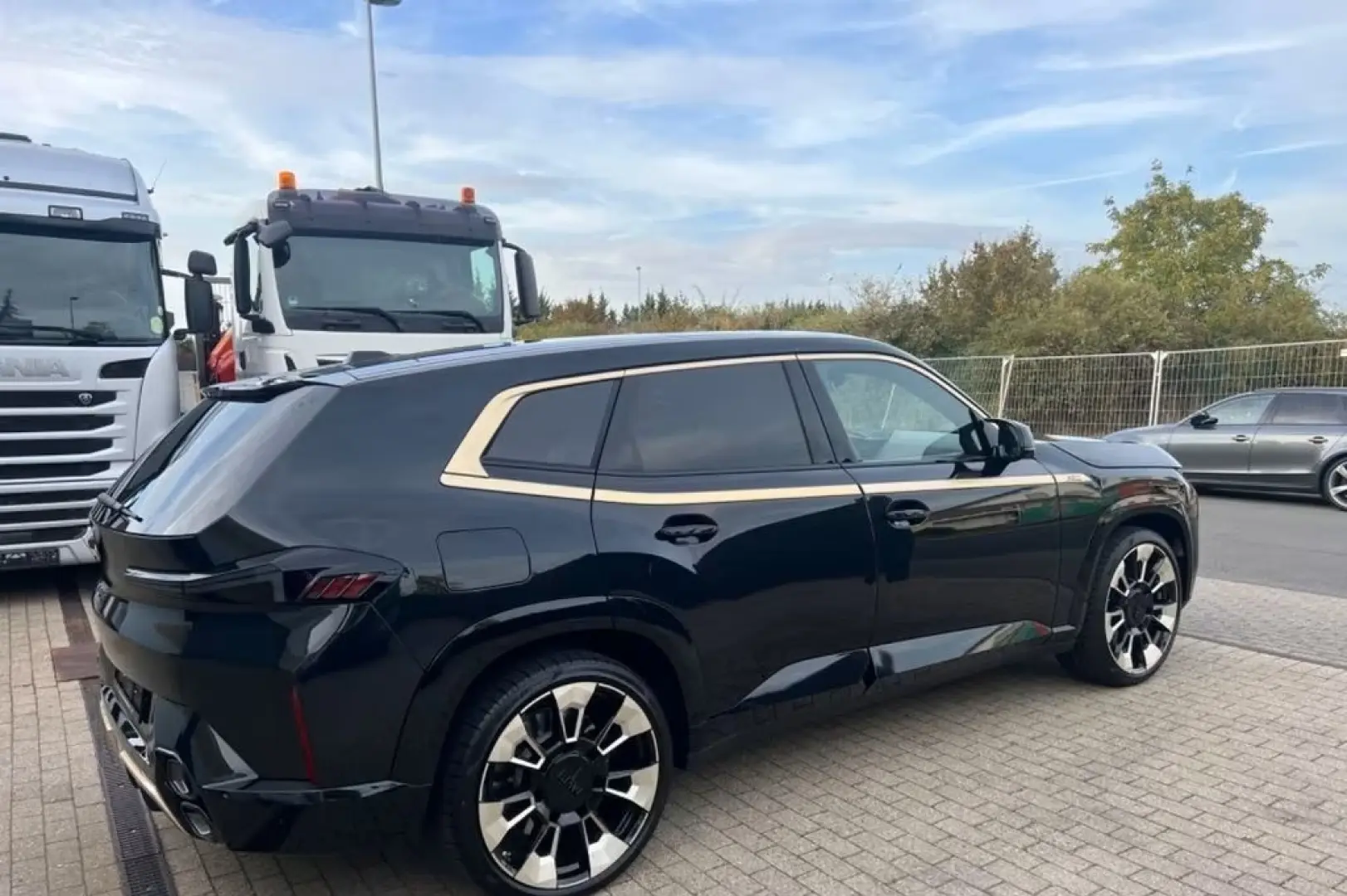 BMW XM V8 LederDeepLagoon!
