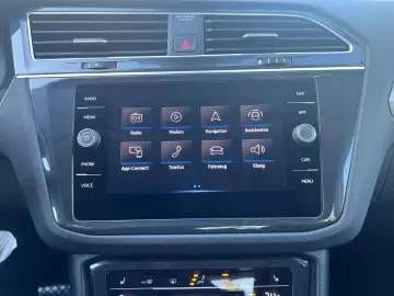 Tiguan Life AHK*STANDHEIZ*LED*RFK*PDC*LM AHK