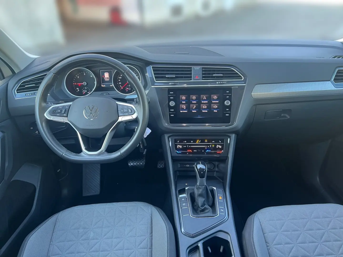 Tiguan Life AHK*STANDHEIZ*LED*RFK*PDC*LM AHK
