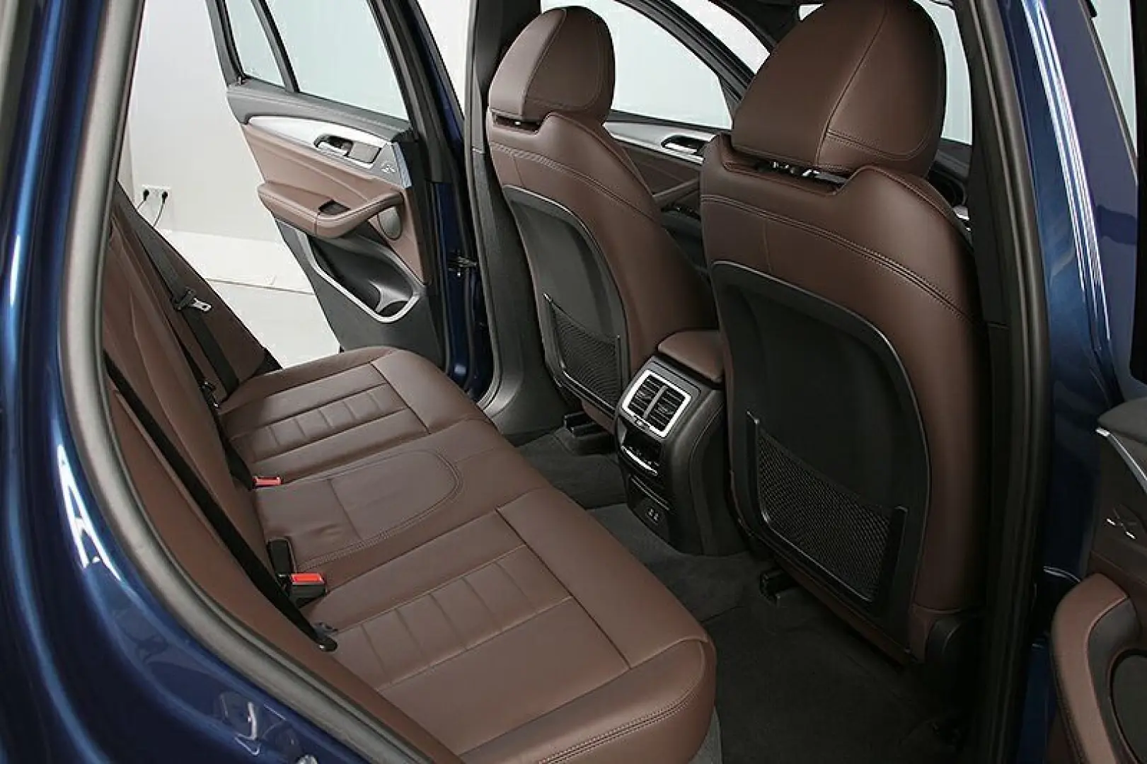 BMW iX3 Impressive AHK Laser ACC LiveCockpit HuD H&K