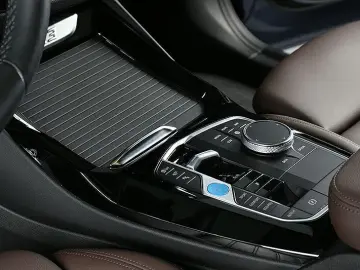 BMW iX3 Impressive AHK Laser ACC LiveCockpit HuD H&K
