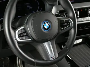 BMW iX3 Impressive AHK Laser ACC LiveCockpit HuD H&K