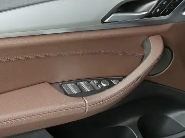 BMW iX3 Impressive AHK Laser ACC LiveCockpit HuD H&K