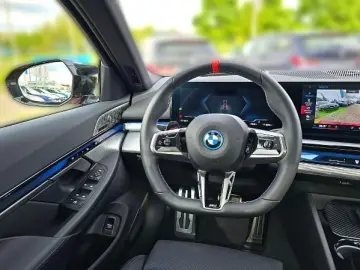 BMW  i5  M60 M-SportPRO+Head-Up+B&W-Sound+Pano