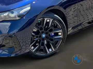 BMW i5 M60 xDrive Limousine Pano