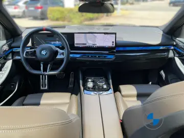 BMW i5 M60 xDrive Limousine Pano