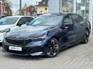 BMW i5 M60 xDrive ICONIC PANO B&W