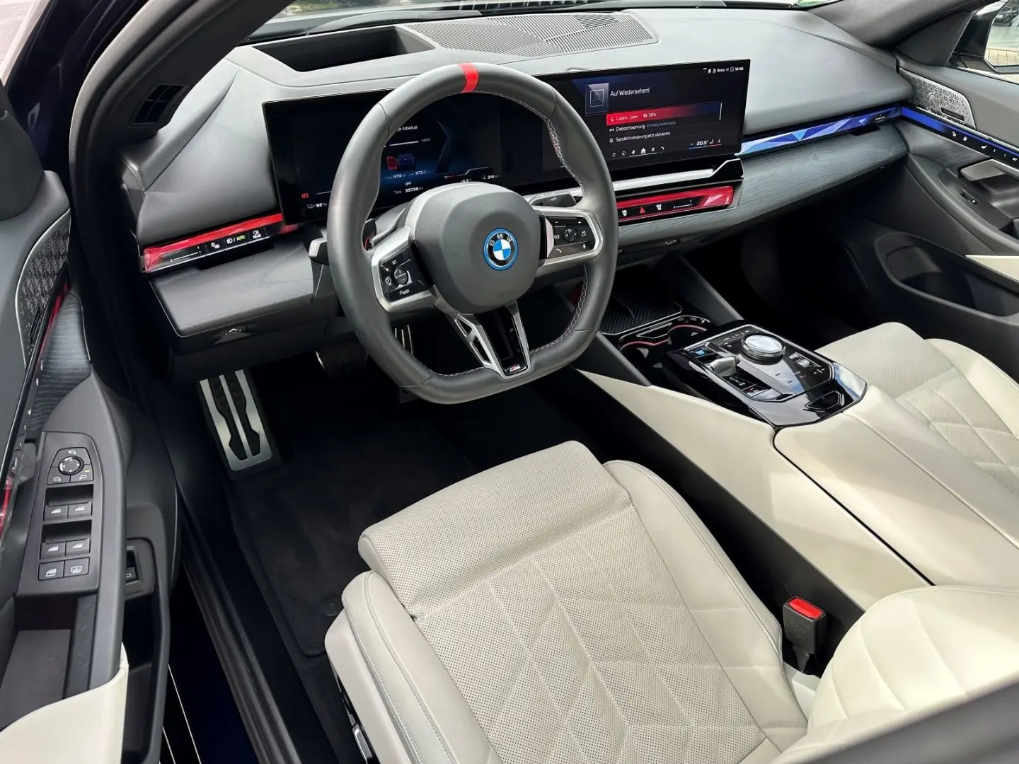 BMW i5 M60 xDrive ICONIC PANO B&W