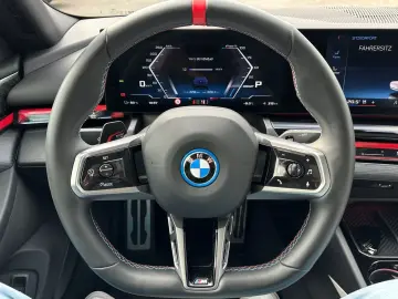 BMW i5 M60 xDrive ICONIC PANO B&W
