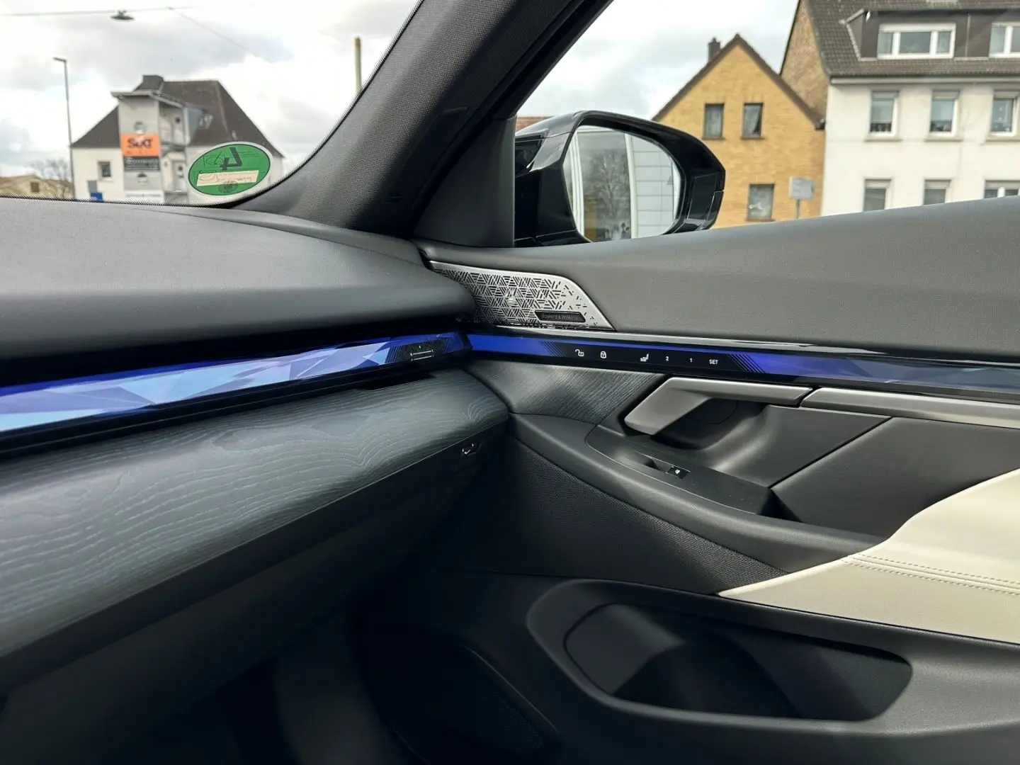 BMW i5 M60 xDrive ICONIC PANO B&W