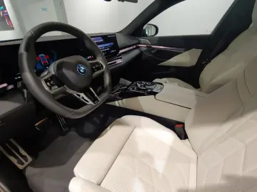 BMW i5 xDrive40 M-Sport/