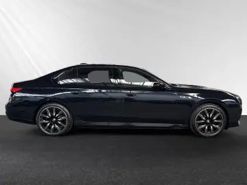 BMW i7 M70 xDrive LR