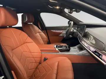 BMW i7 M70 xDrive LR
