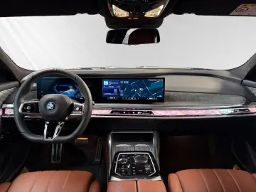 BMW i7 M70 xDrive LR