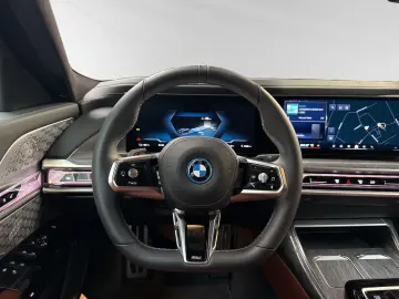 BMW i7 M70 xDrive LR