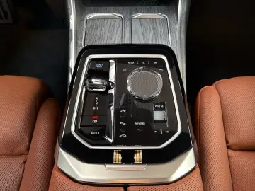 BMW i7 M70 xDrive LR