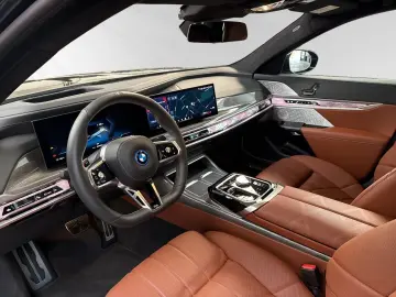 BMW i7 M70 xDrive LR