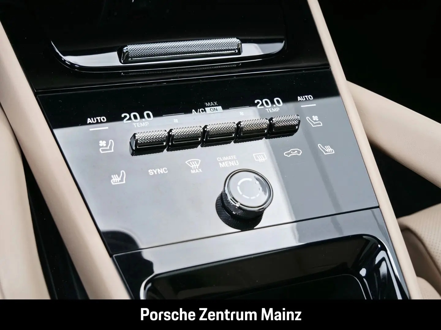 Cayenne Turbo E-Hybrid Coupe HA-Lenkung Head-Up
