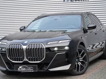 BMW 740d xDrive M Sport ICONIC SKYLOUNGE SOFT