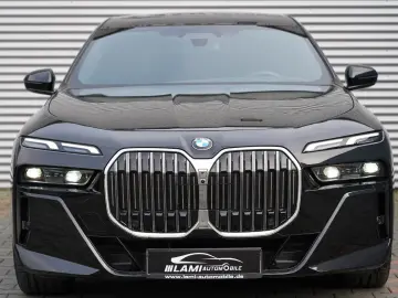 BMW 740d xDrive M Sport ICONIC SKYLOUNGE SOFT
